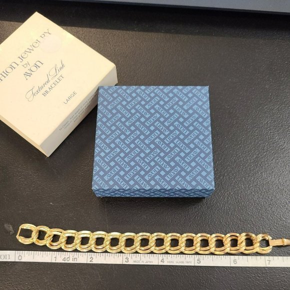 VTG 1981 Avon Textured Link Chunky Bracelet Large 7.5" Gold Tone Retro Classic - Picture 3 of 6